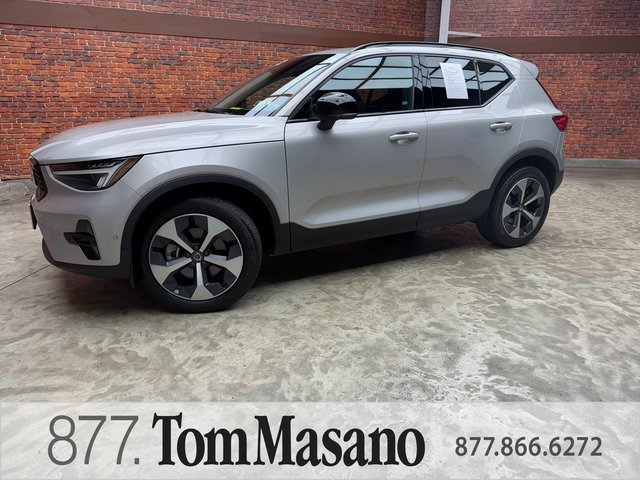 Used 2023 Volvo XC40 B5 Plus w/ Driver Assist Package