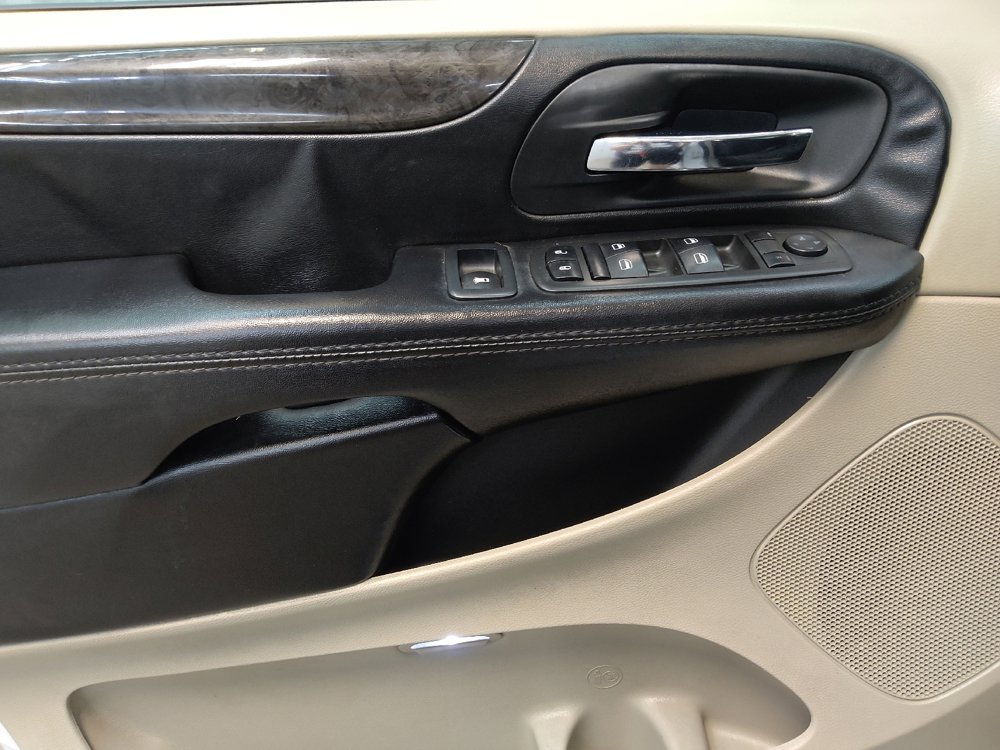 Used 2019 Dodge Grand Caravan SE w/ UConnect Hands-Free Group FWD image 27