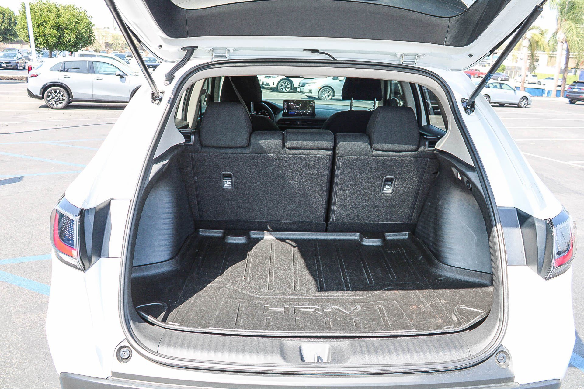 Used 2026 Honda HR-V LX image 27