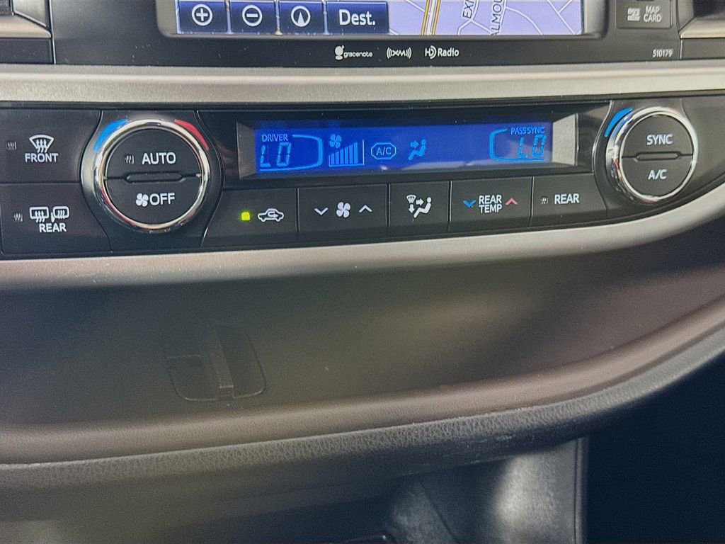 Used 2018 Toyota Highlander XLE FWD image 18
