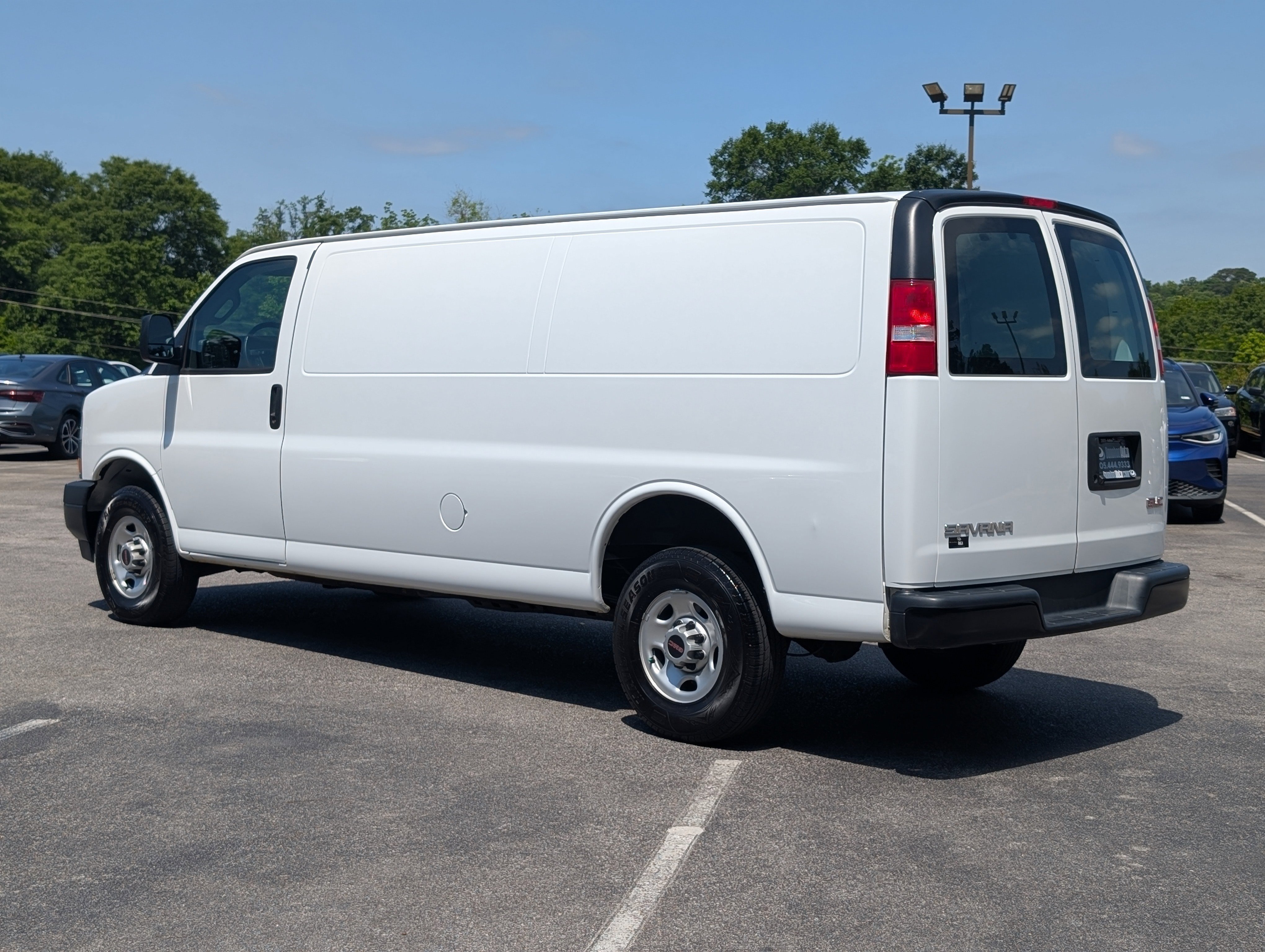 Used 2022 GMC Savana 3500 Extended w/ Driver Convenience Package RWD image 7