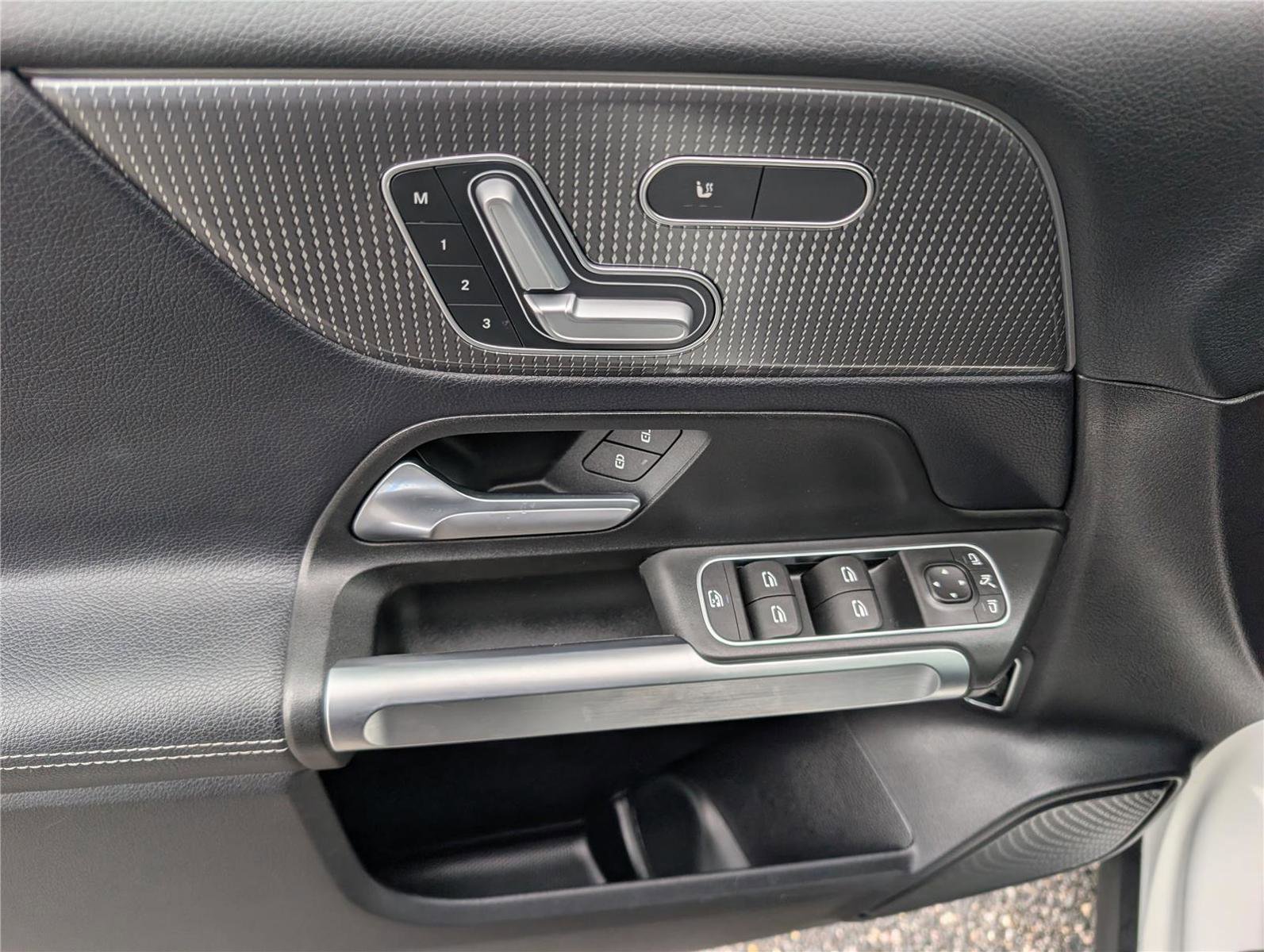 Used 2021 Mercedes-Benz GLB 250 4MATIC image 19