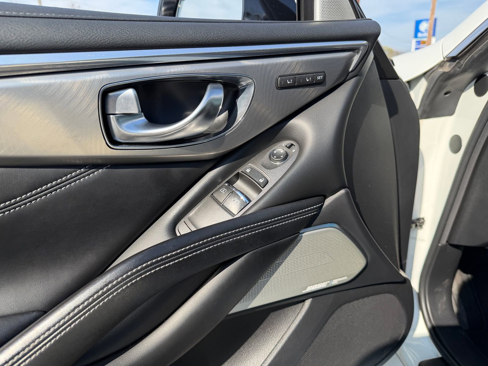 Used 2018 INFINITI Q60 3.0t Luxe w/ Sensory Package 3.0T Luxe RWD image 17