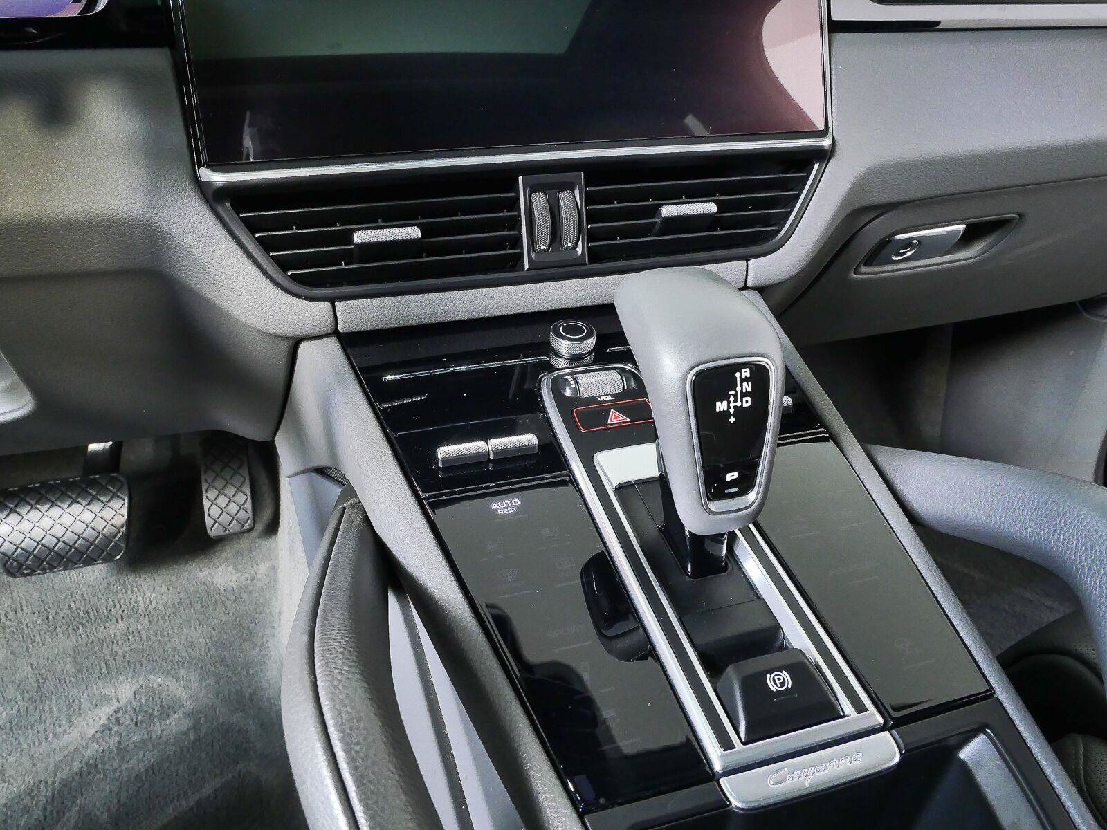Certified 2021 Porsche Cayenne AWD/4WD image 17