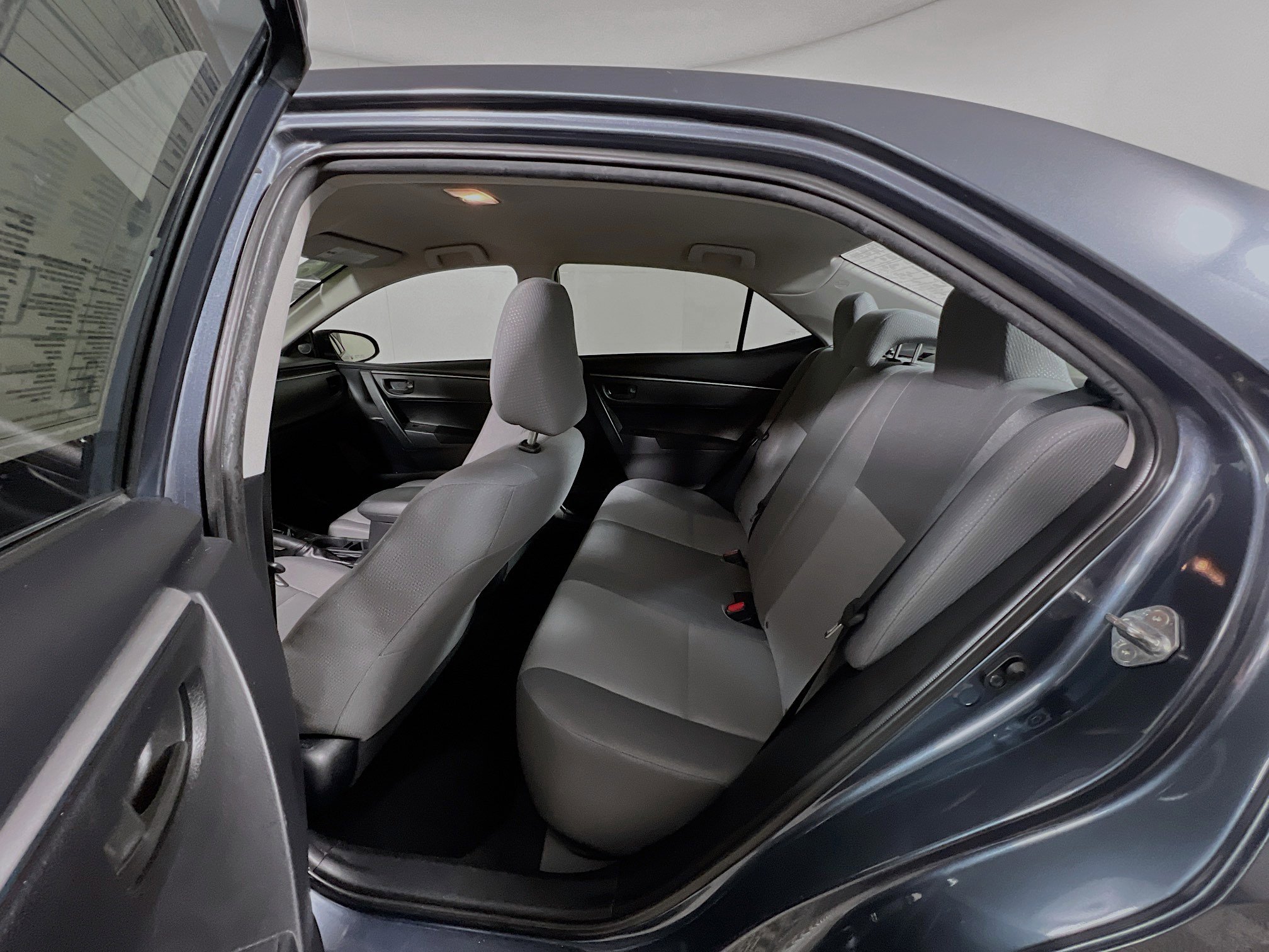 Used 2016 Toyota Corolla L image 28