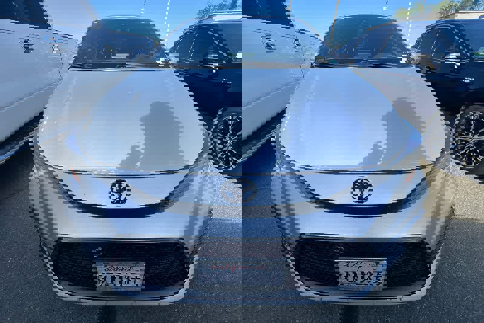 Used 2022 Toyota Corolla SE w/ SE Premium Package FWD image 2