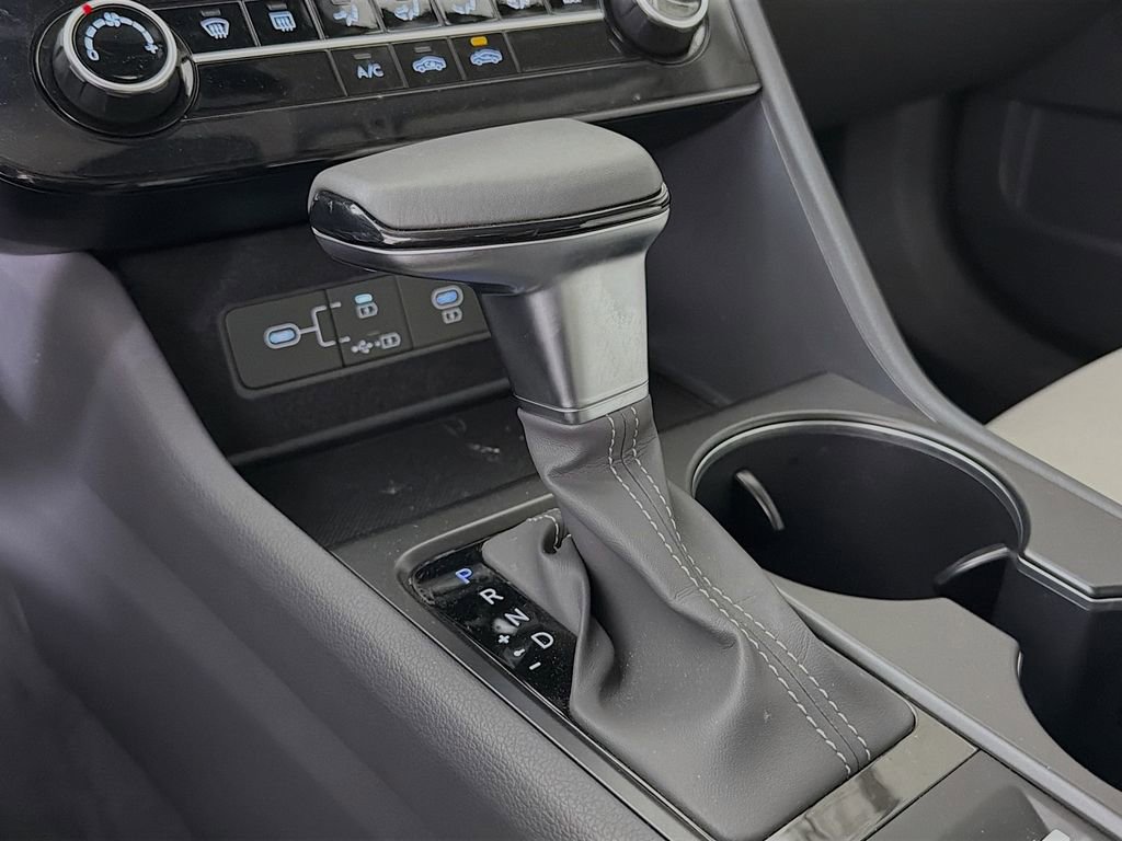 Used 2025 Hyundai Sonata SE FWD image 19