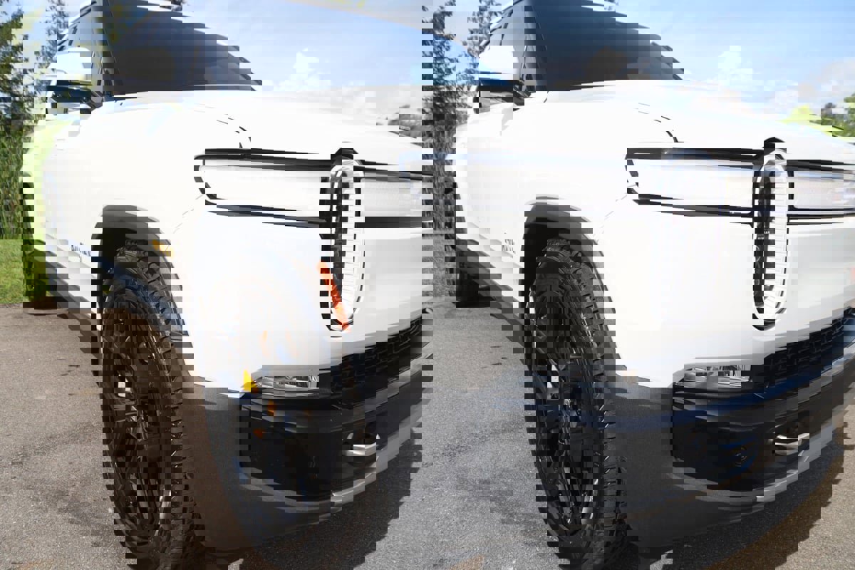 Used 2022 Rivian R1T Adventure image 55