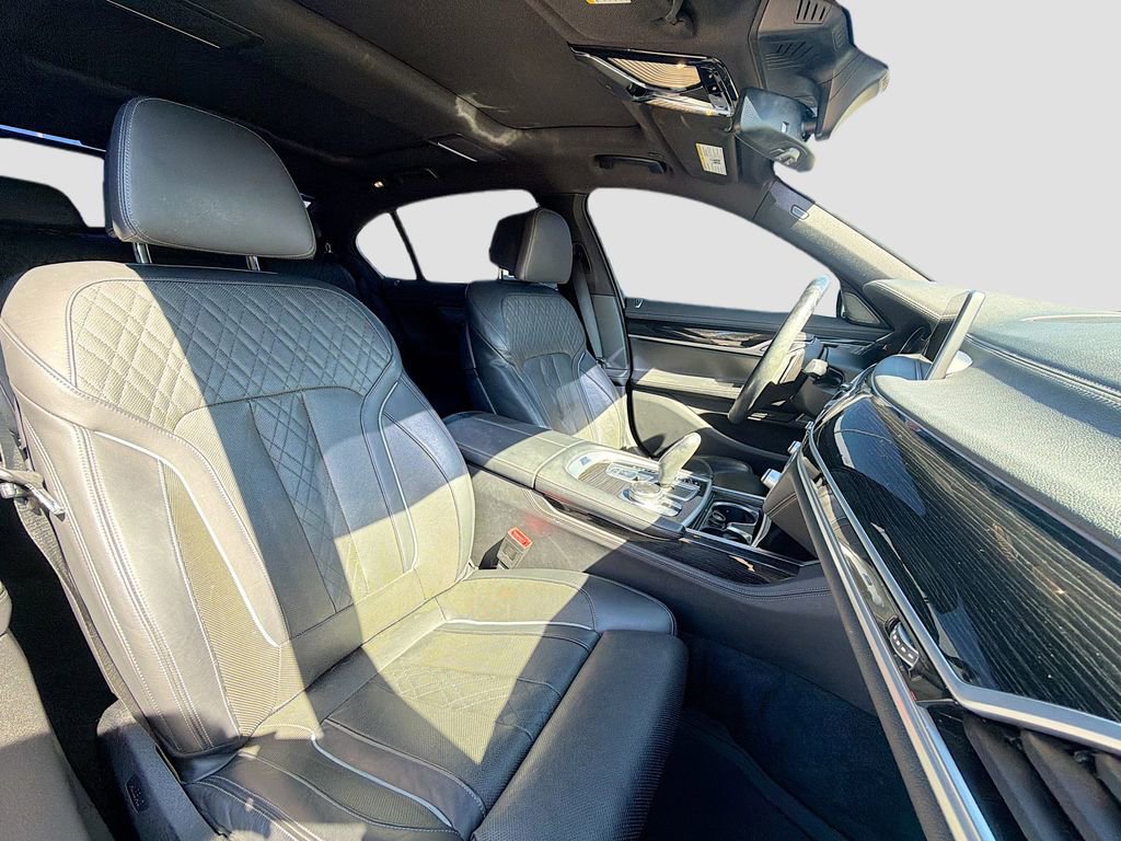 Used 2019 BMW 750i xDrive w/ M Sport Package image 18