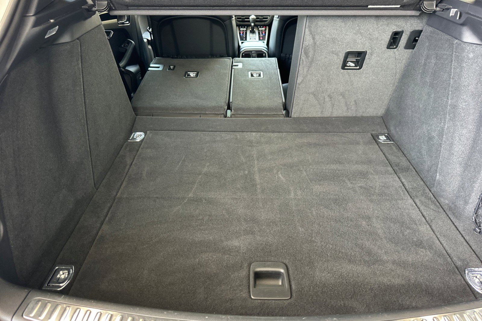 Certified 2024 Porsche Macan S AWD/4WD image 15