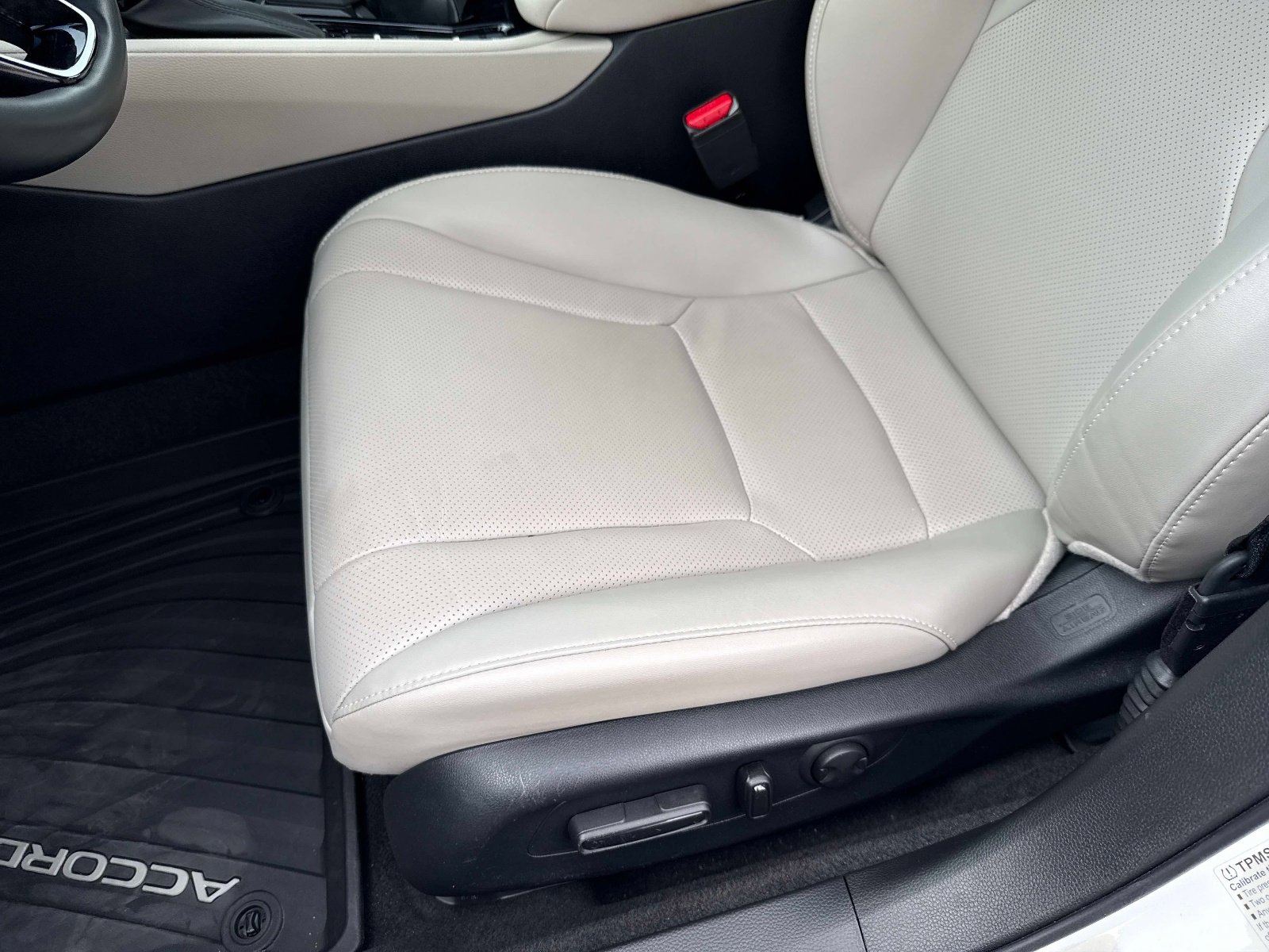 Used 2025 Honda Accord EX-L image 19