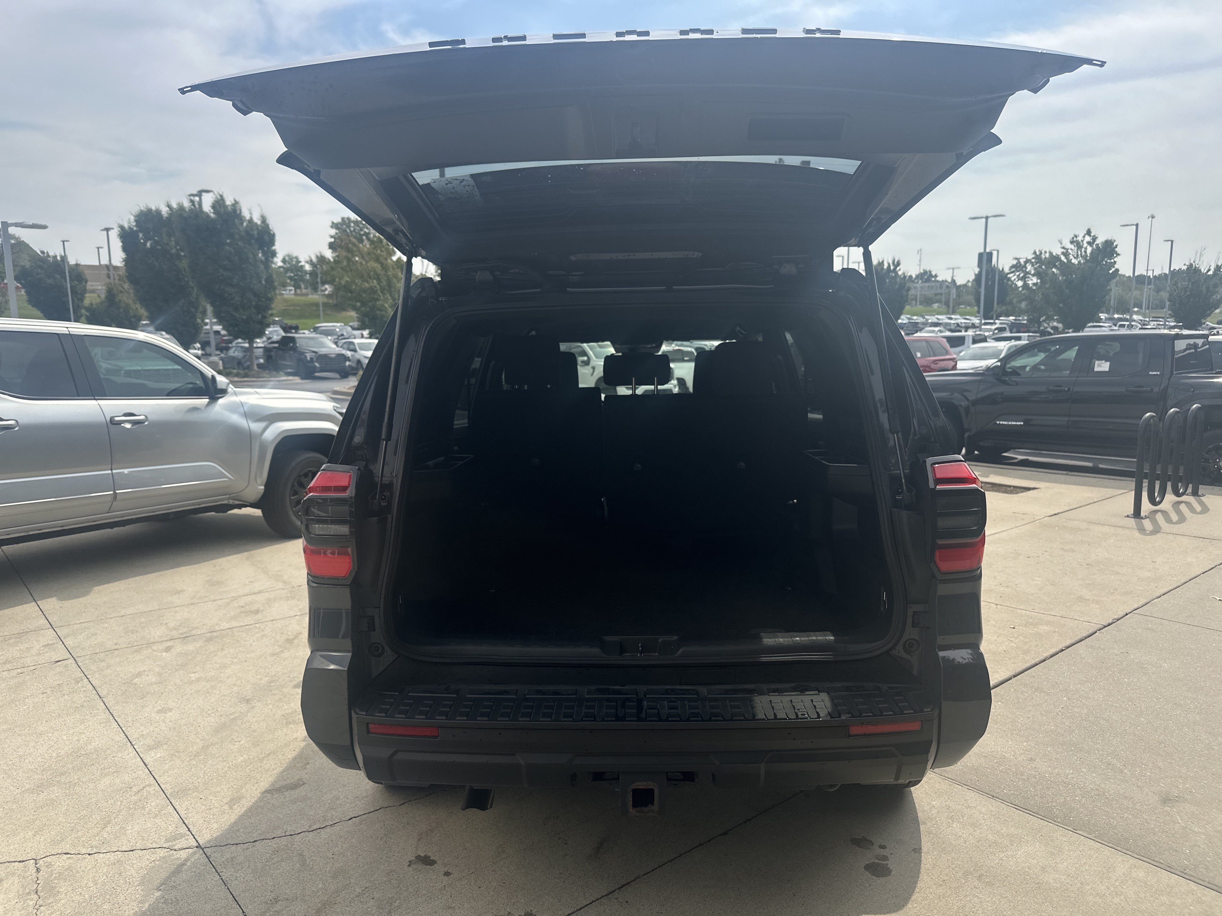 Used 2025 Toyota 4Runner SR5 AWD/4WD image 30