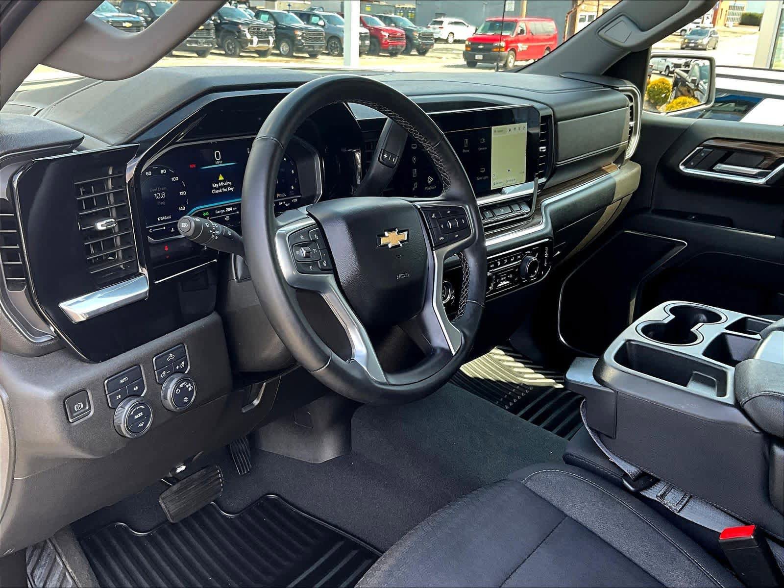 Used 2023 Chevrolet Silverado 1500 LT AWD/4WD image 8