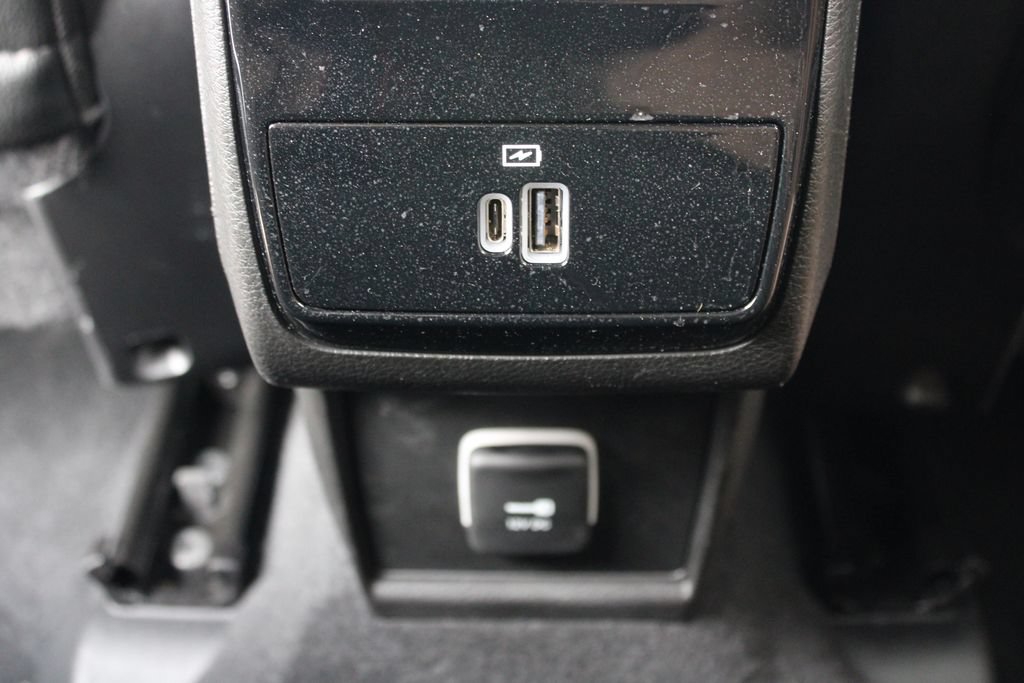 Used 2025 Jeep Compass Latitude w/ Sun & Sound Group AWD/4WD image 47