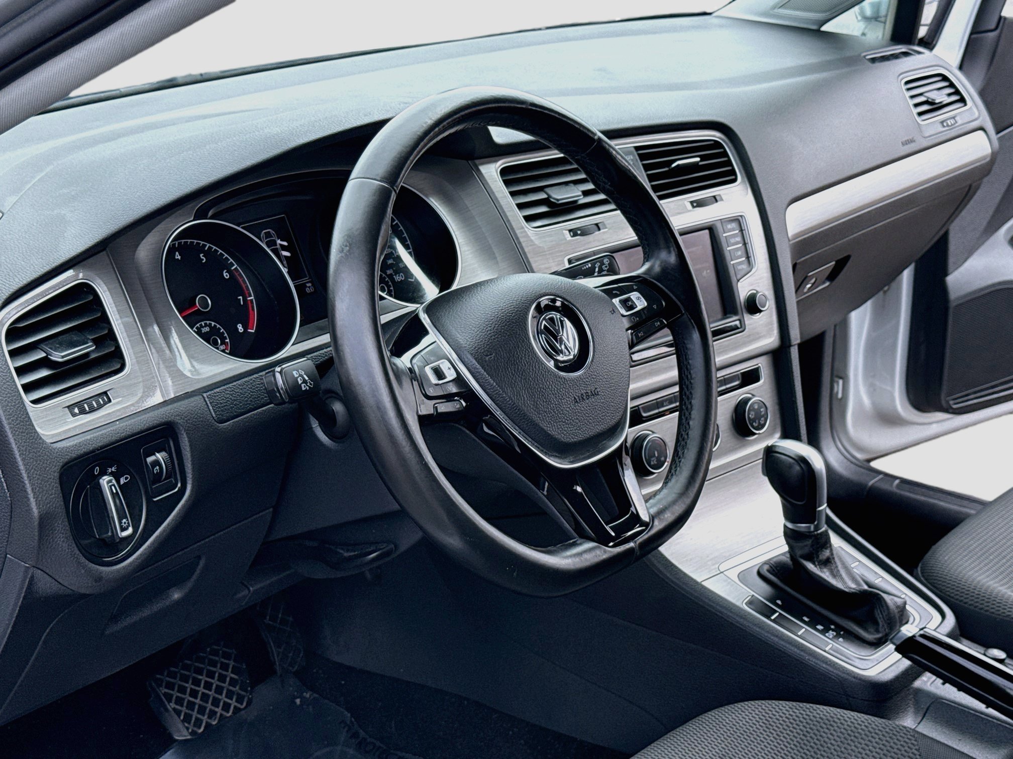 Used 2016 Volkswagen Golf S FWD image 14