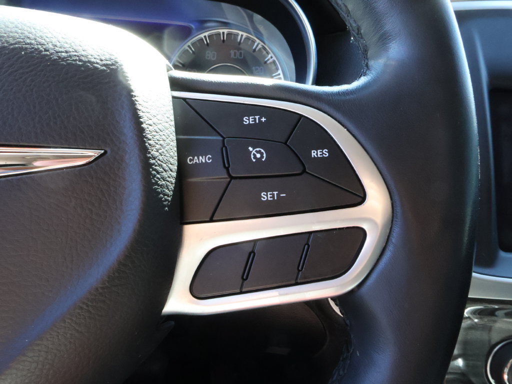 Used 2019 Chrysler 300 Touring w/ Driver Convenience Group RWD image 27