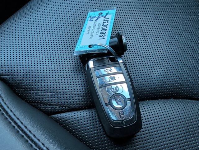 Used 2023 Lincoln Nautilus Reserve AWD/4WD image 28
