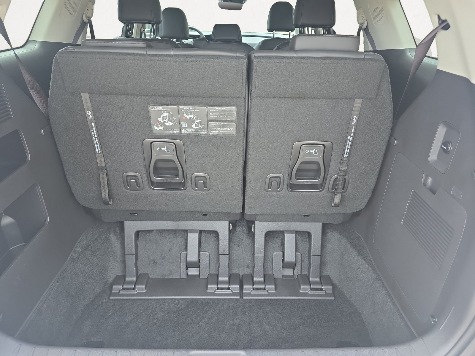 Certified 2026 Kia Carnival LX FWD image 10