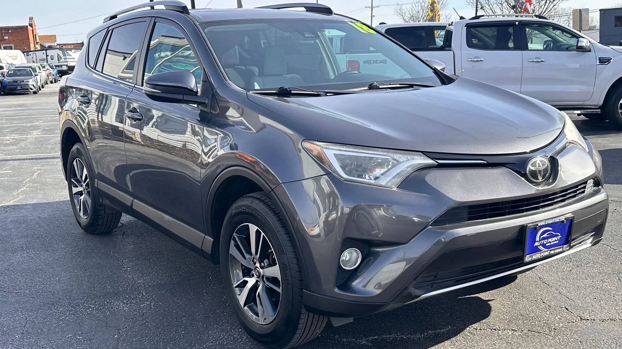 Used 2018 Toyota RAV4 XLE image 3
