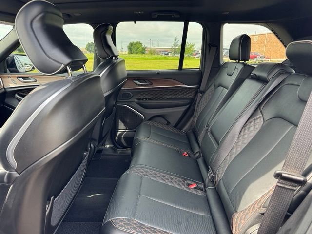 Used 2024 Jeep Grand Cherokee Summit w/ Adv Protech Group IV AWD/4WD image 12