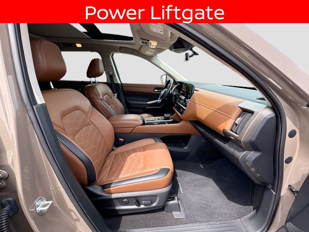 Used 2023 Nissan Pathfinder Platinum w/ Cargo Package FWD image 19