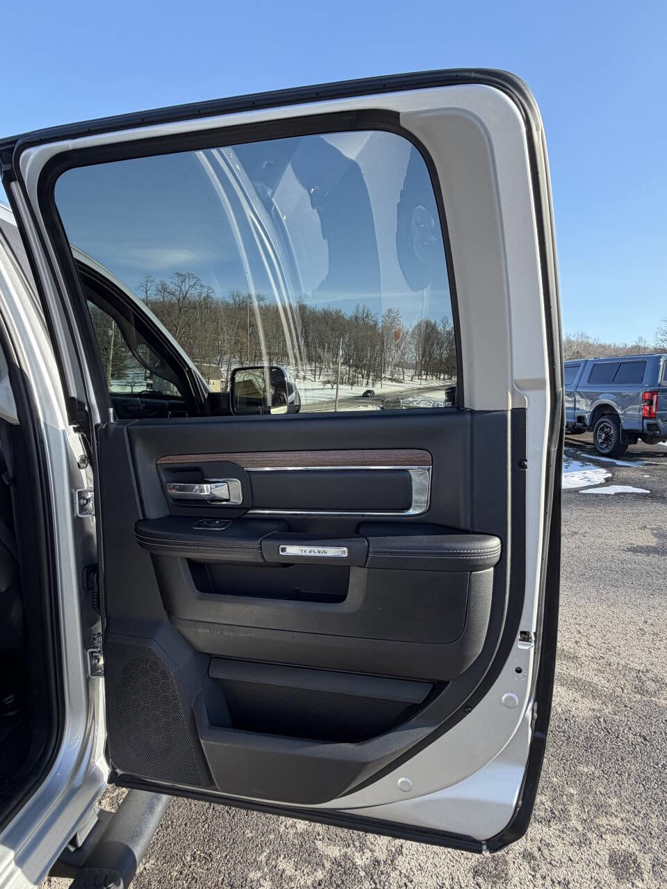 Used 2016 RAM 3500 Laramie image 28