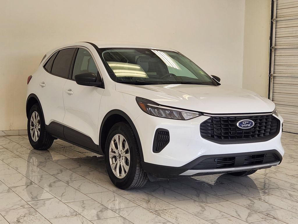 Used 2024 Ford Escape Active AWD/4WD image 3