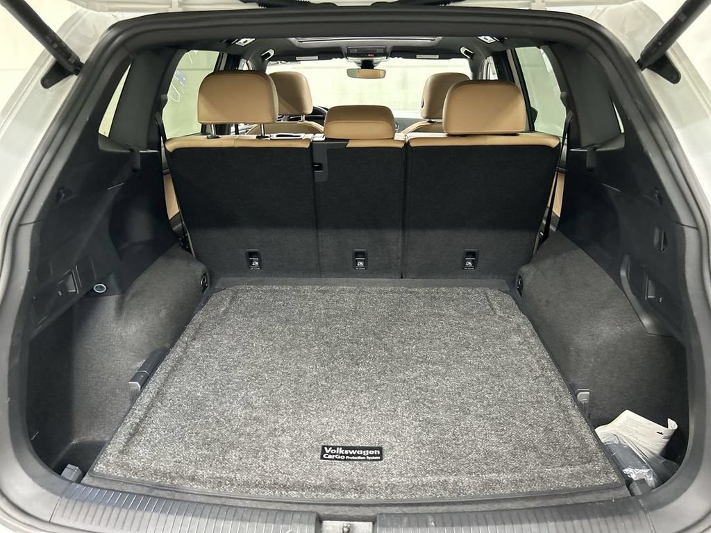 Certified 2024 Volkswagen Tiguan SE R-Line AWD/4WD image 22