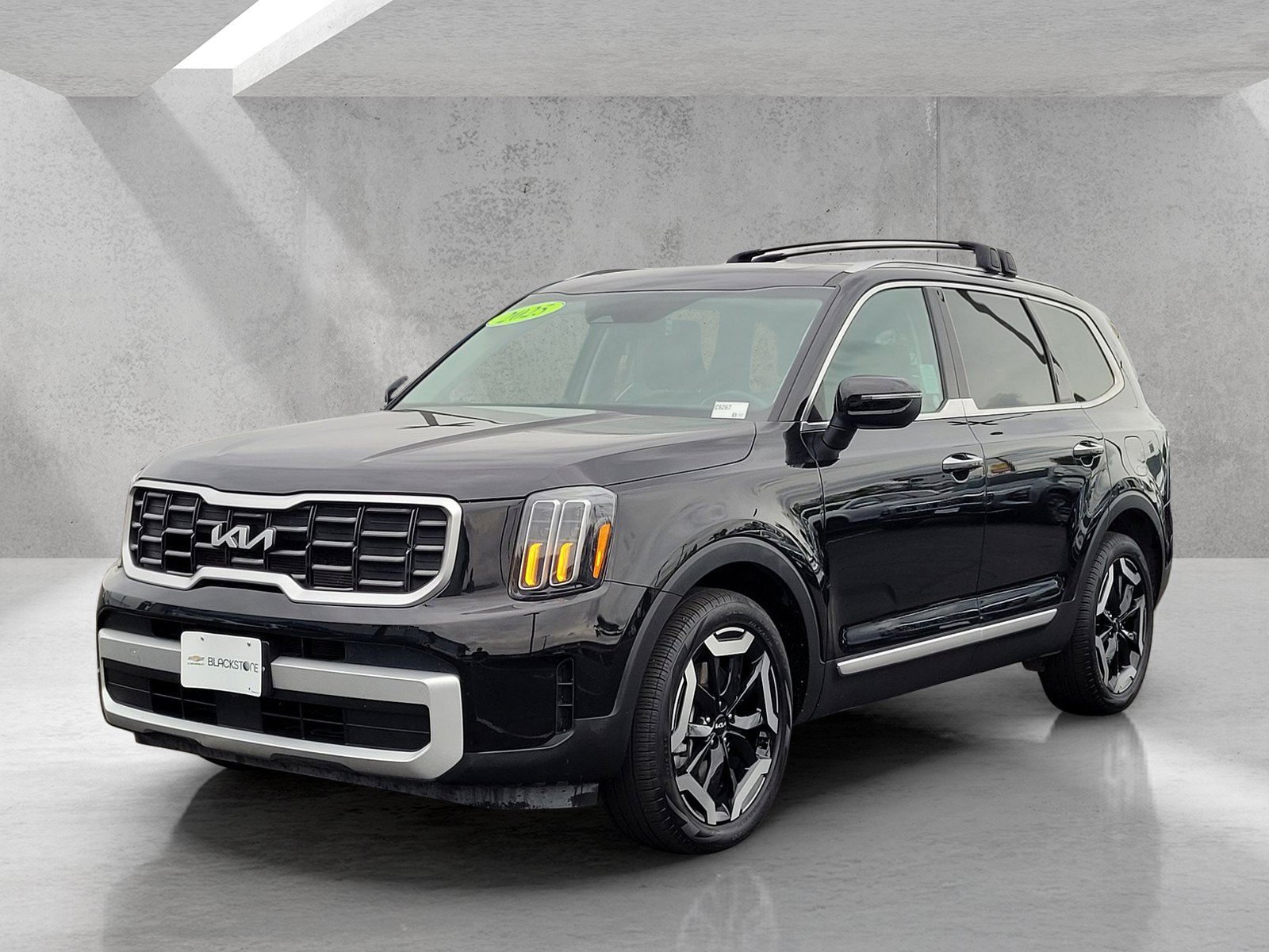 Used 2025 Kia Telluride S AWD/4WD image 9