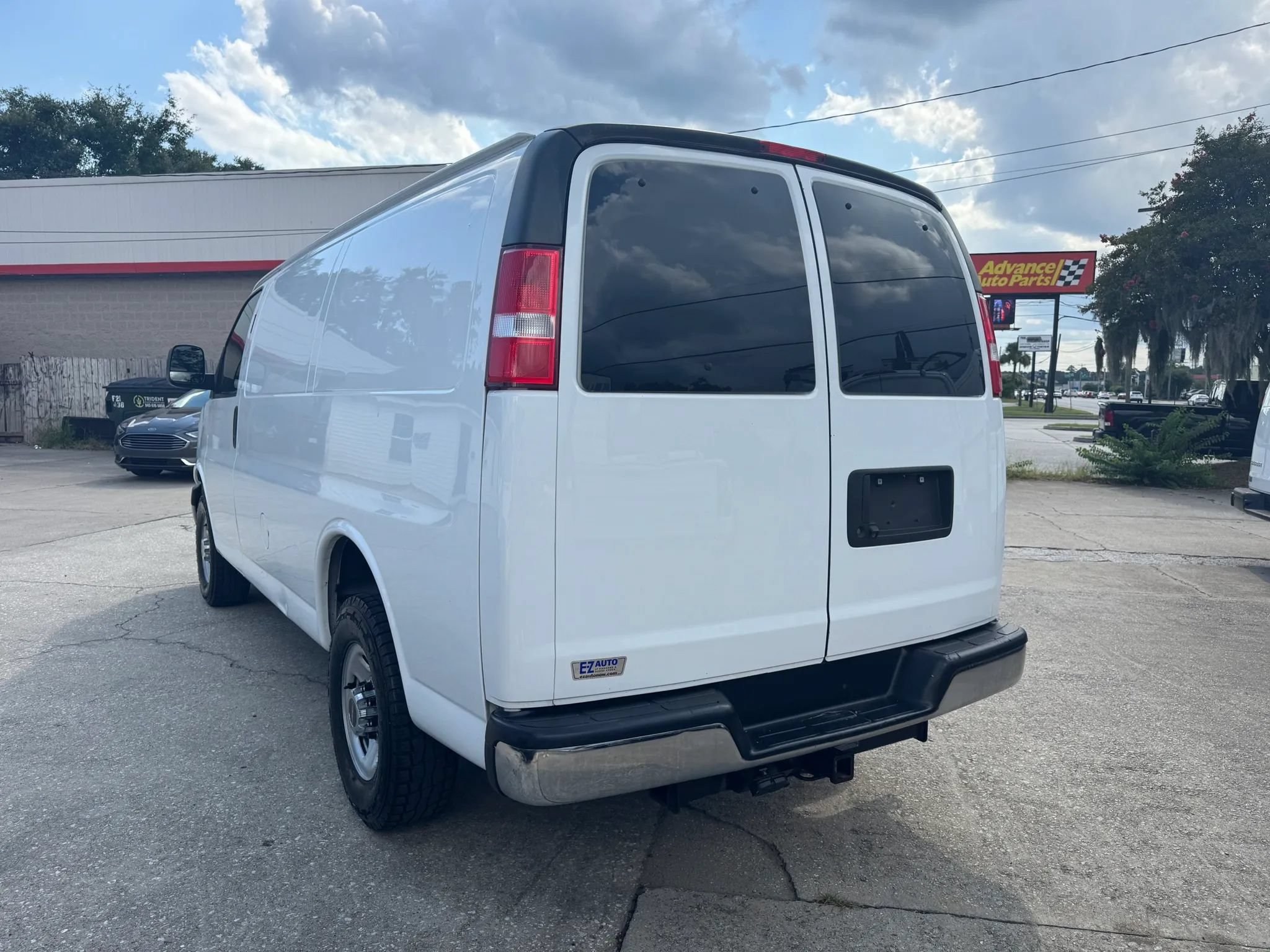 Used 2021 GMC Savana 2500 w/ Driver Convenience Package RWD image 9