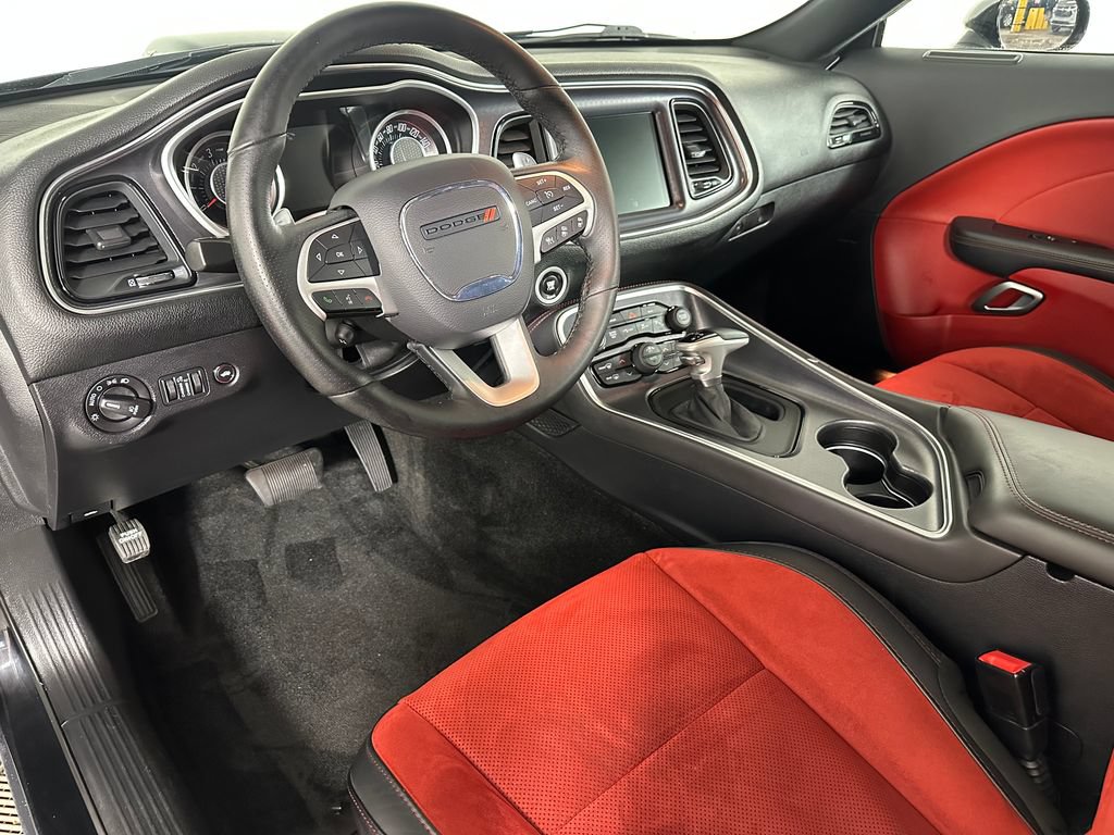 Used 2015 Dodge Challenger R/T Scat Pack RWD image 9