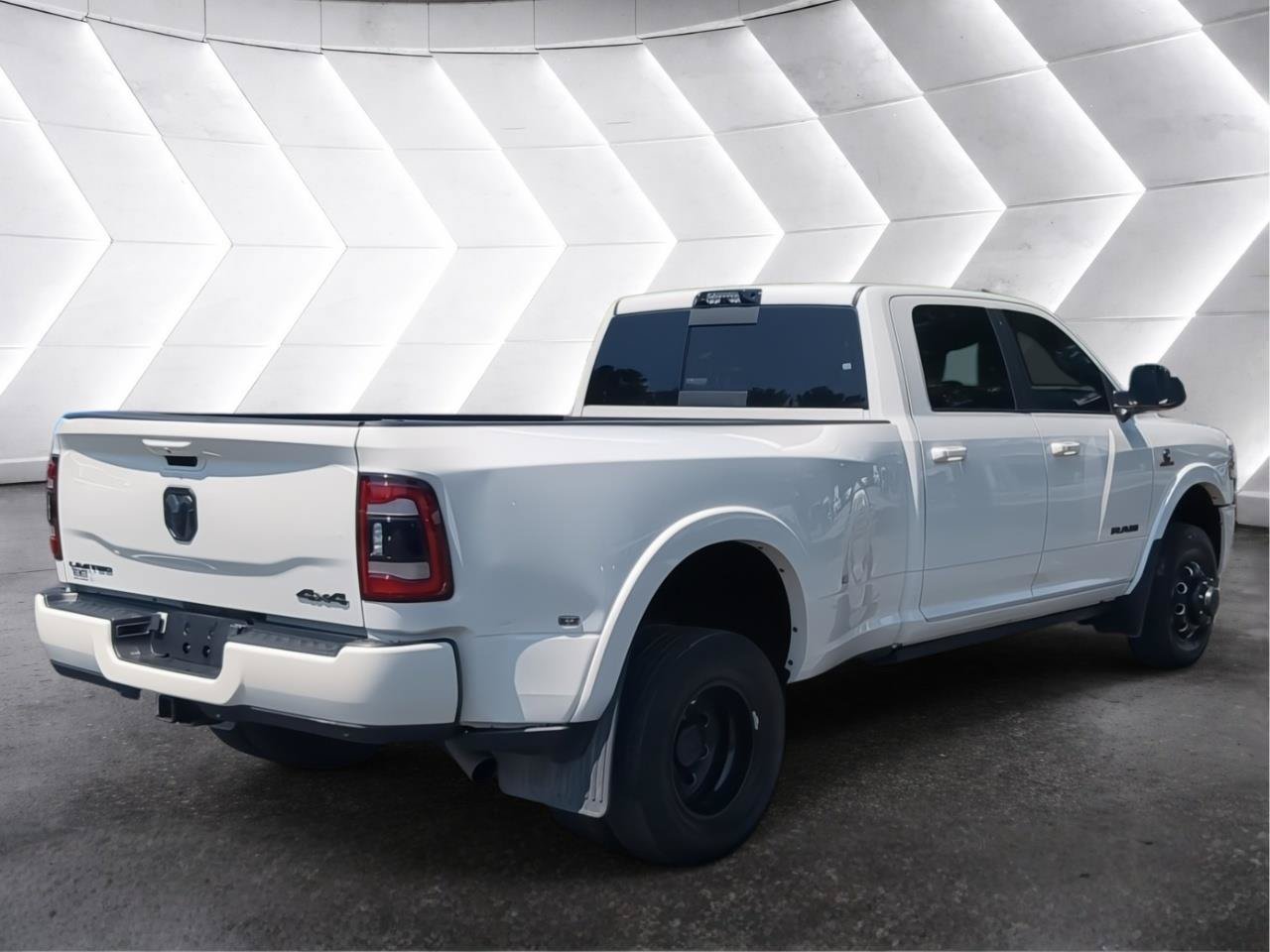 Used 2022 RAM 3500 Limited AWD/4WD image 6
