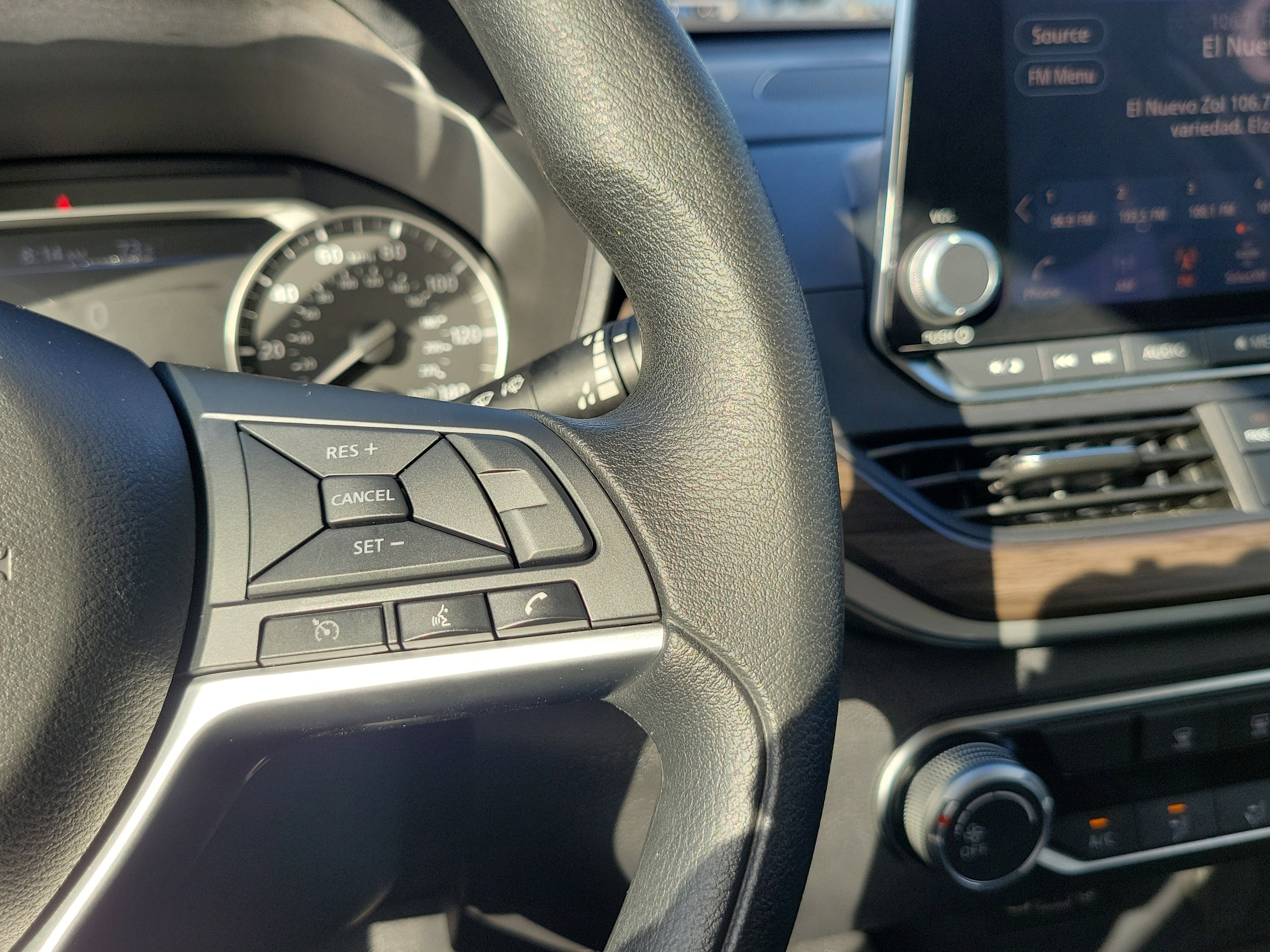 Used 2025 Nissan Altima 2.5 SV image 19