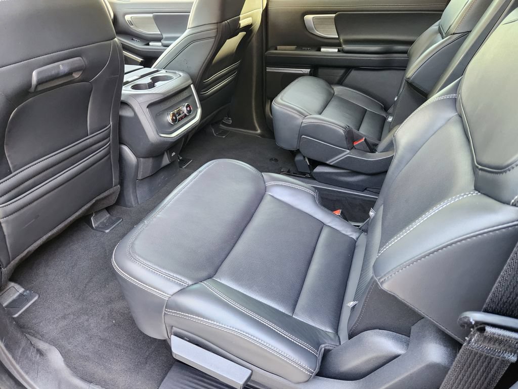Used 2025 Ford Expedition Max Platinum AWD/4WD image 34