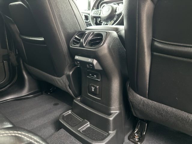 Used 2018 Jeep Wrangler Unlimited Sahara image 17
