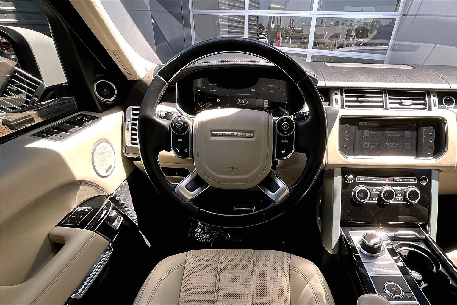 Used 2016 Land Rover Range Rover Supercharged AWD/4WD image 5