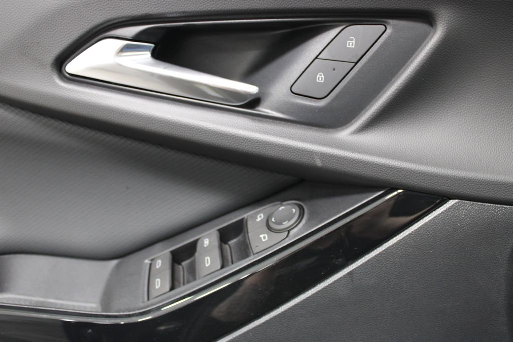 New 2025 Chevrolet Equinox LT w/ Convenience Package II image 35