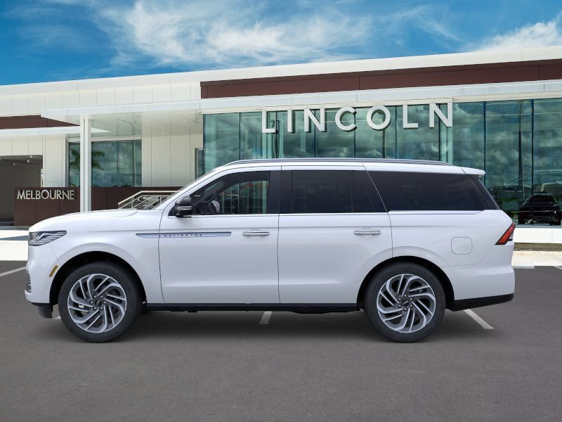 New 2025 Lincoln Navigator Reserve AWD/4WD image 3