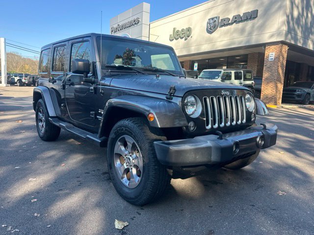 Used 2016 Jeep Wrangler Unlimited Sahara w/ Connectivity Group AWD/4WD image 18