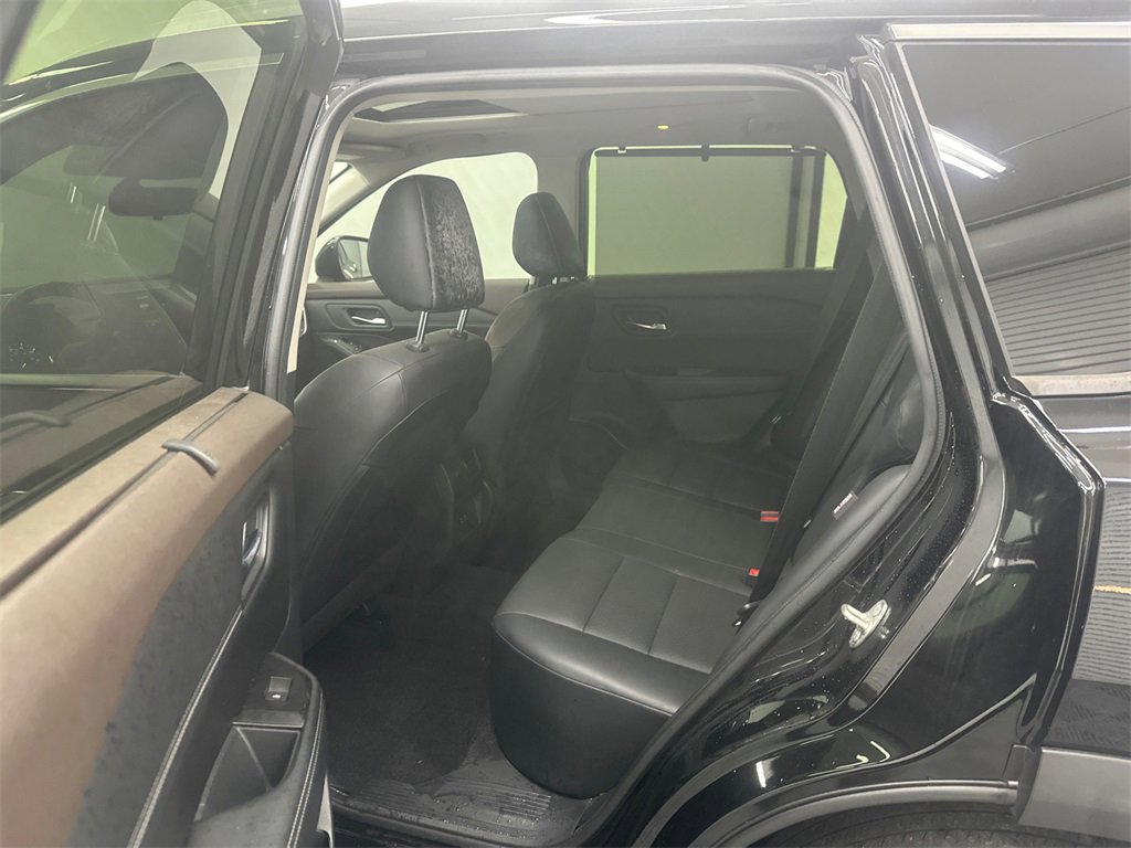 Used 2023 Nissan Rogue SV w/ SV Premium B Package image 22