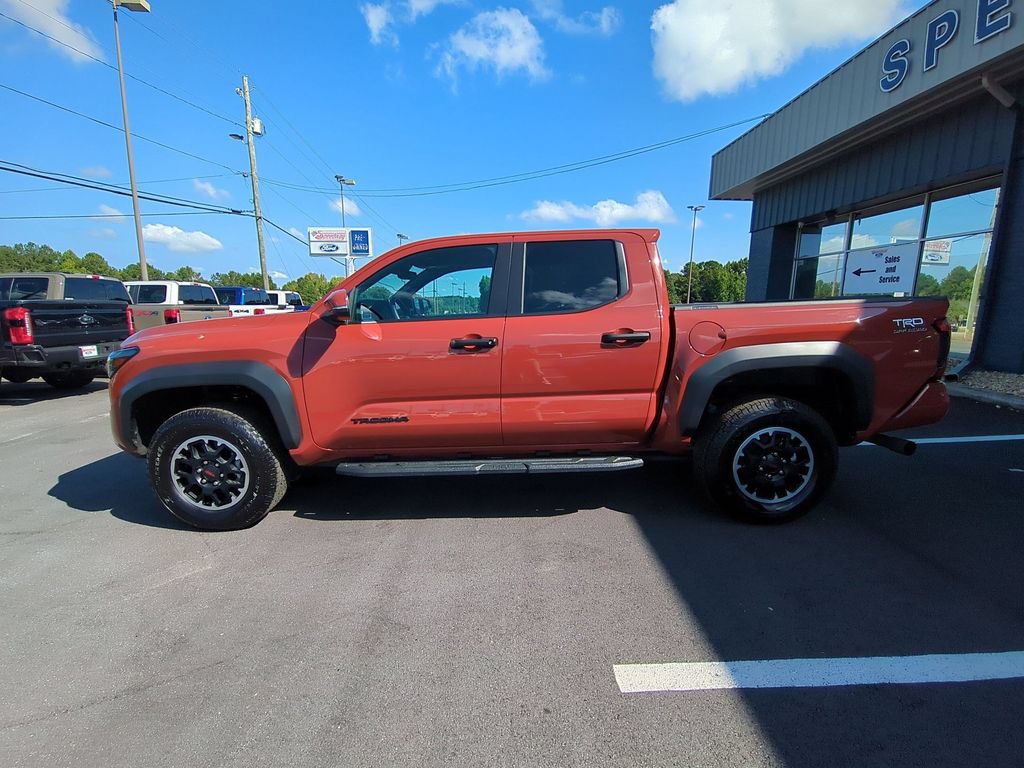 Used 2025 Toyota Tacoma TRD Off-Road w/ TRD Off Road Upgrade Package AWD/4WD image 10