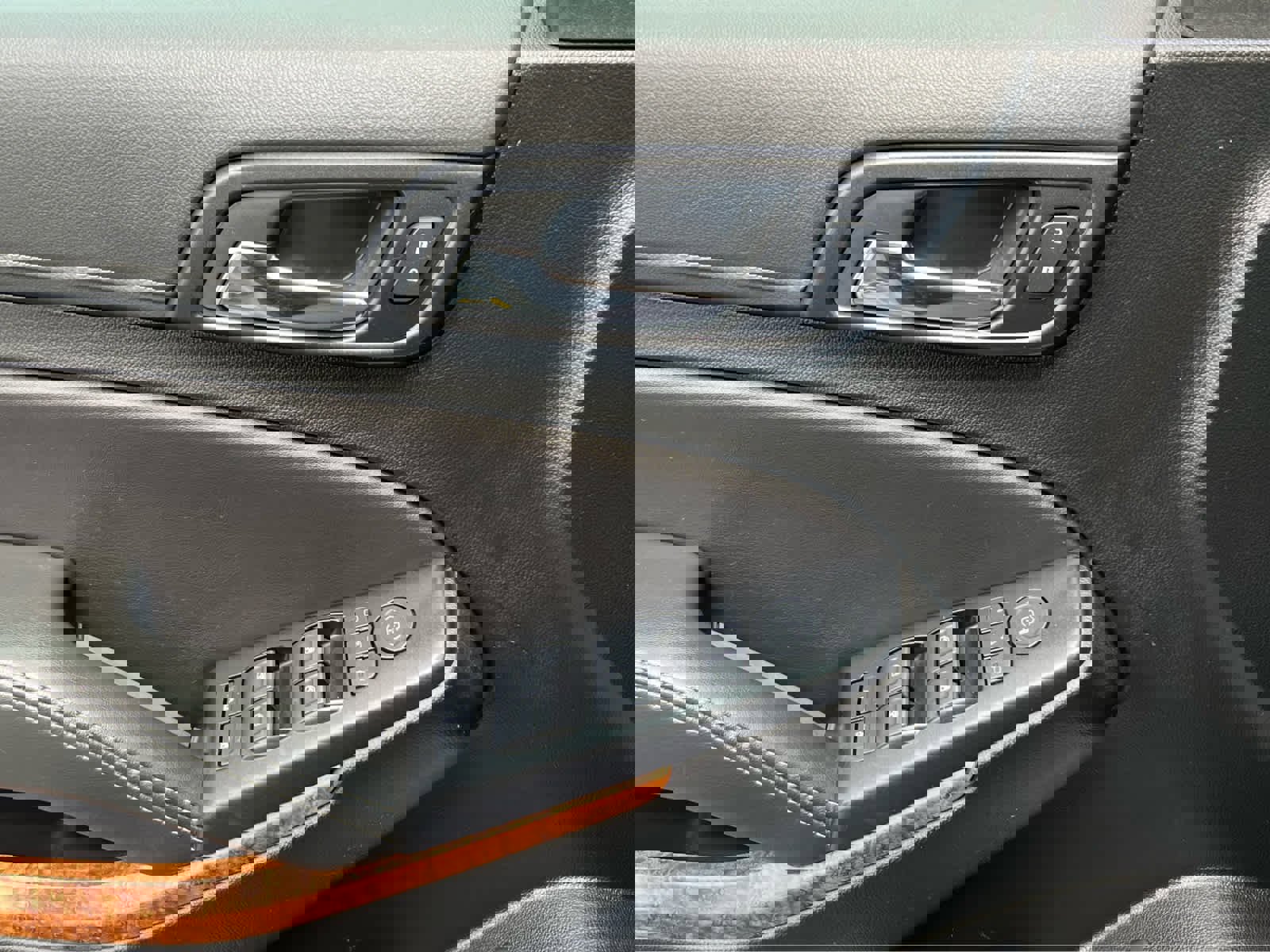 Used 2020 Chevrolet Suburban Premier image 31