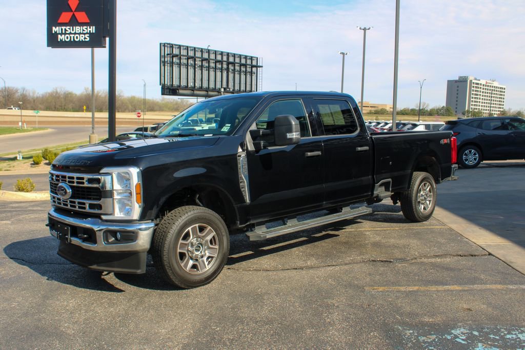 Used 2025 Ford F250 XLT image 3