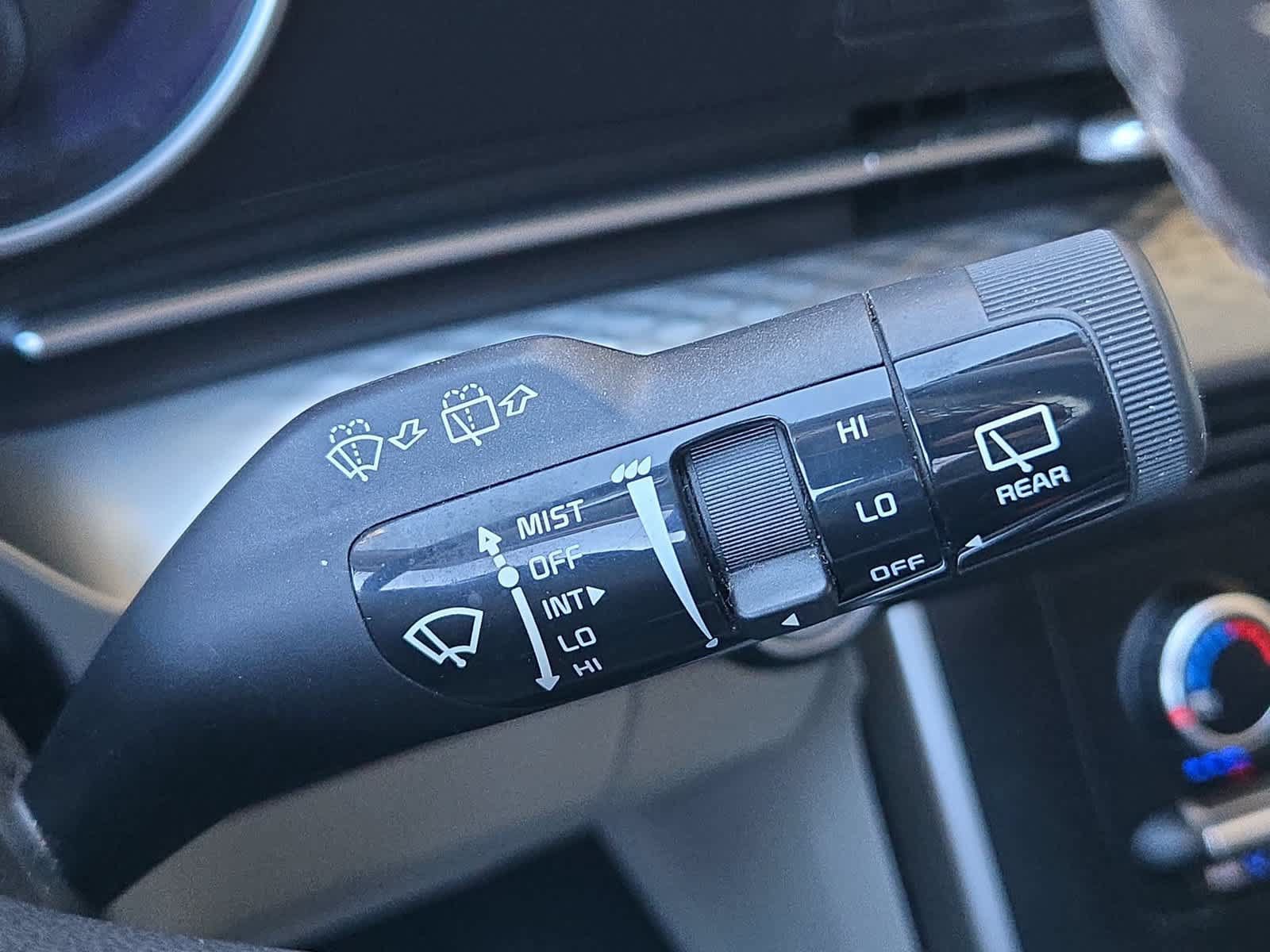 Used 2022 Kia Carnival LX FWD image 25