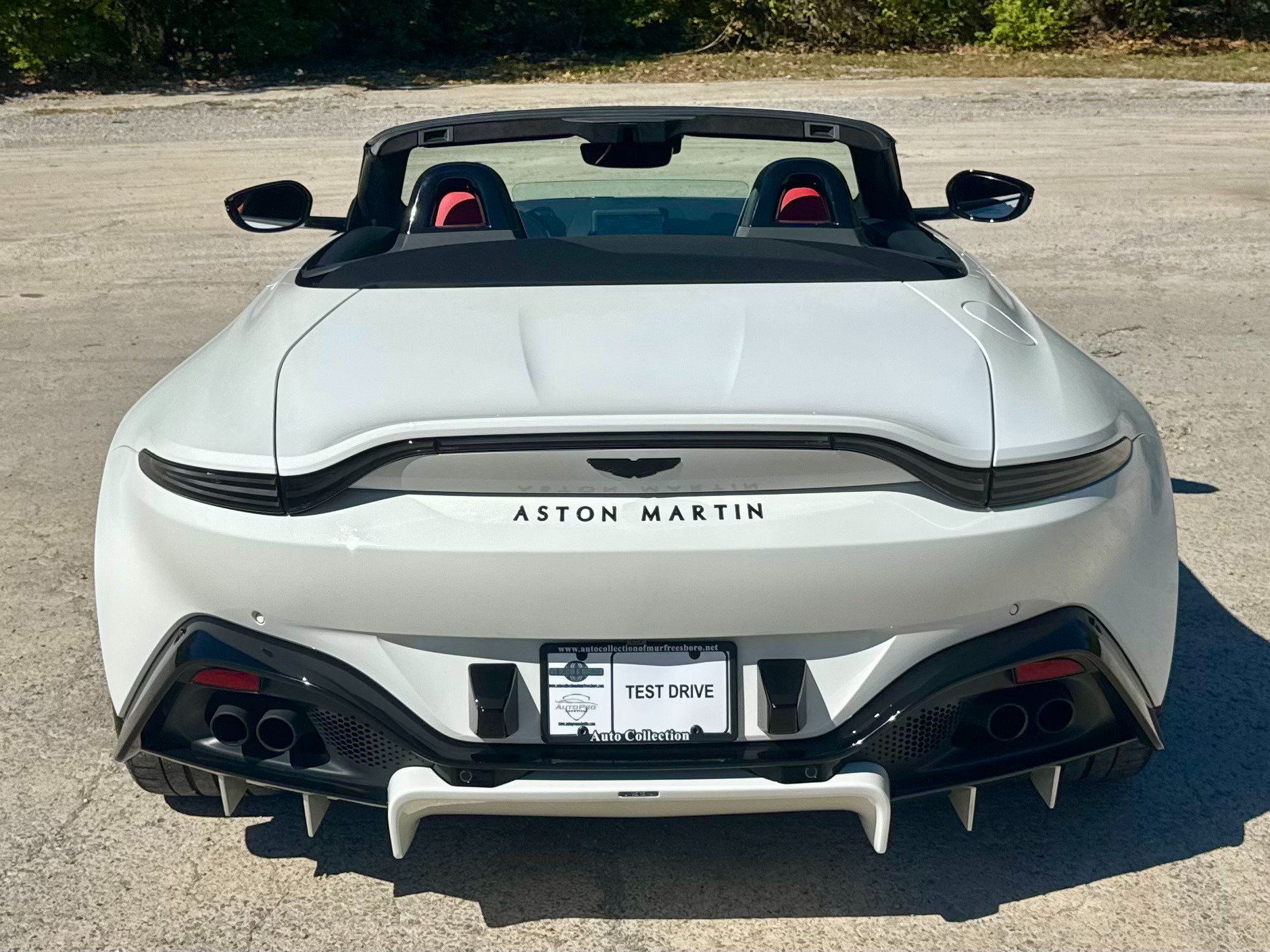 Used 2023 Aston Martin V8 Vantage Roadster RWD image 7