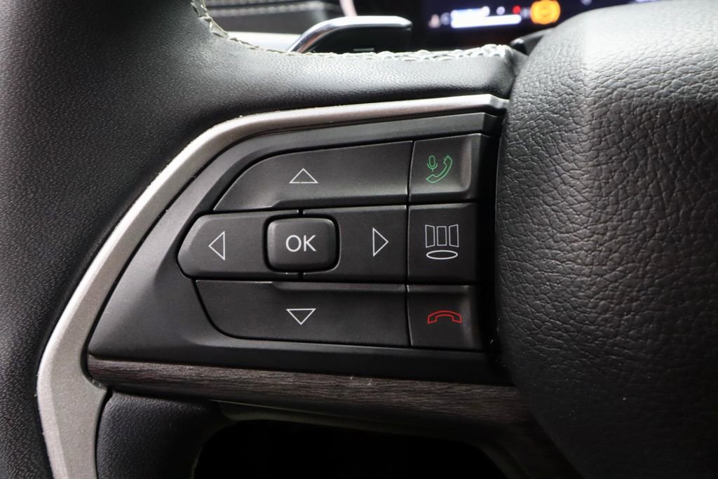 Used 2023 Jeep Grand Cherokee Limited image 28