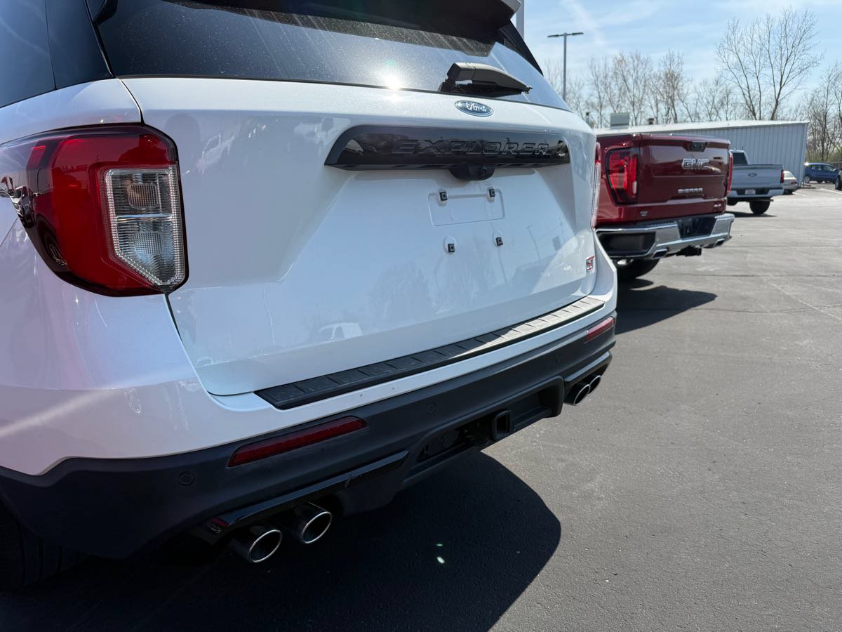 Used 2023 Ford Explorer ST w/ Equipment Group 401A AWD/4WD image 7