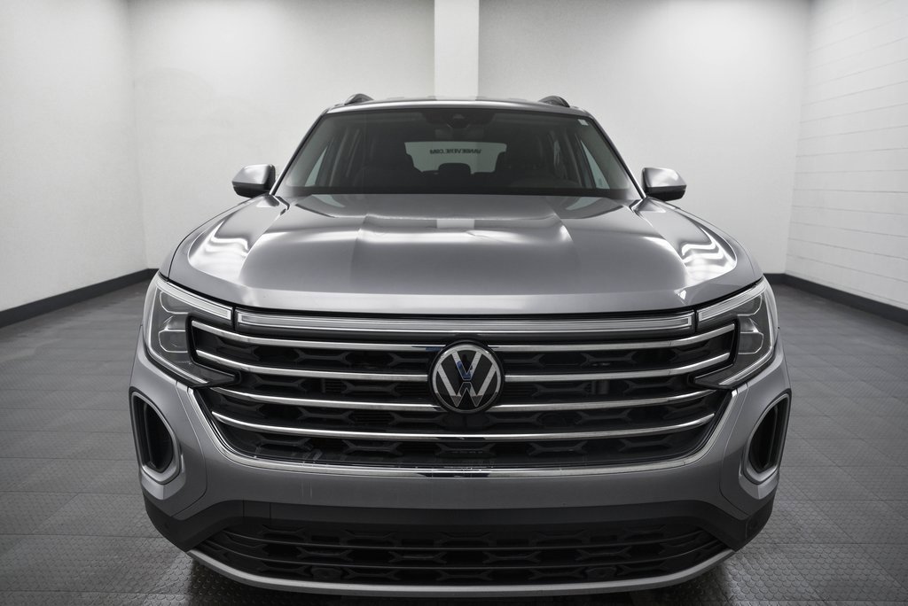 Used 2024 Volkswagen Atlas SE image 2