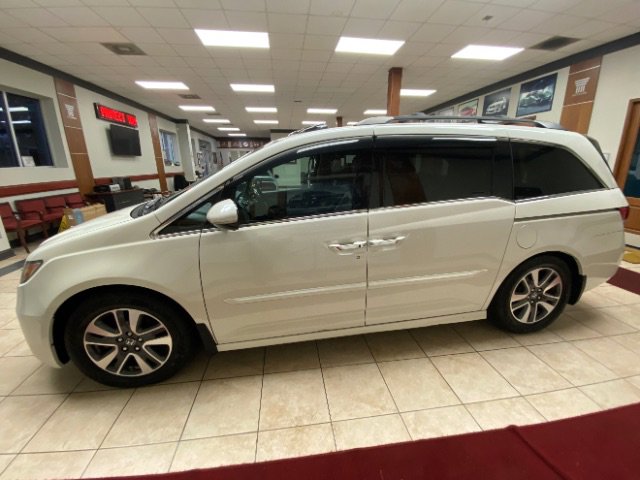 Used 2017 Honda Odyssey Touring Elite image 2