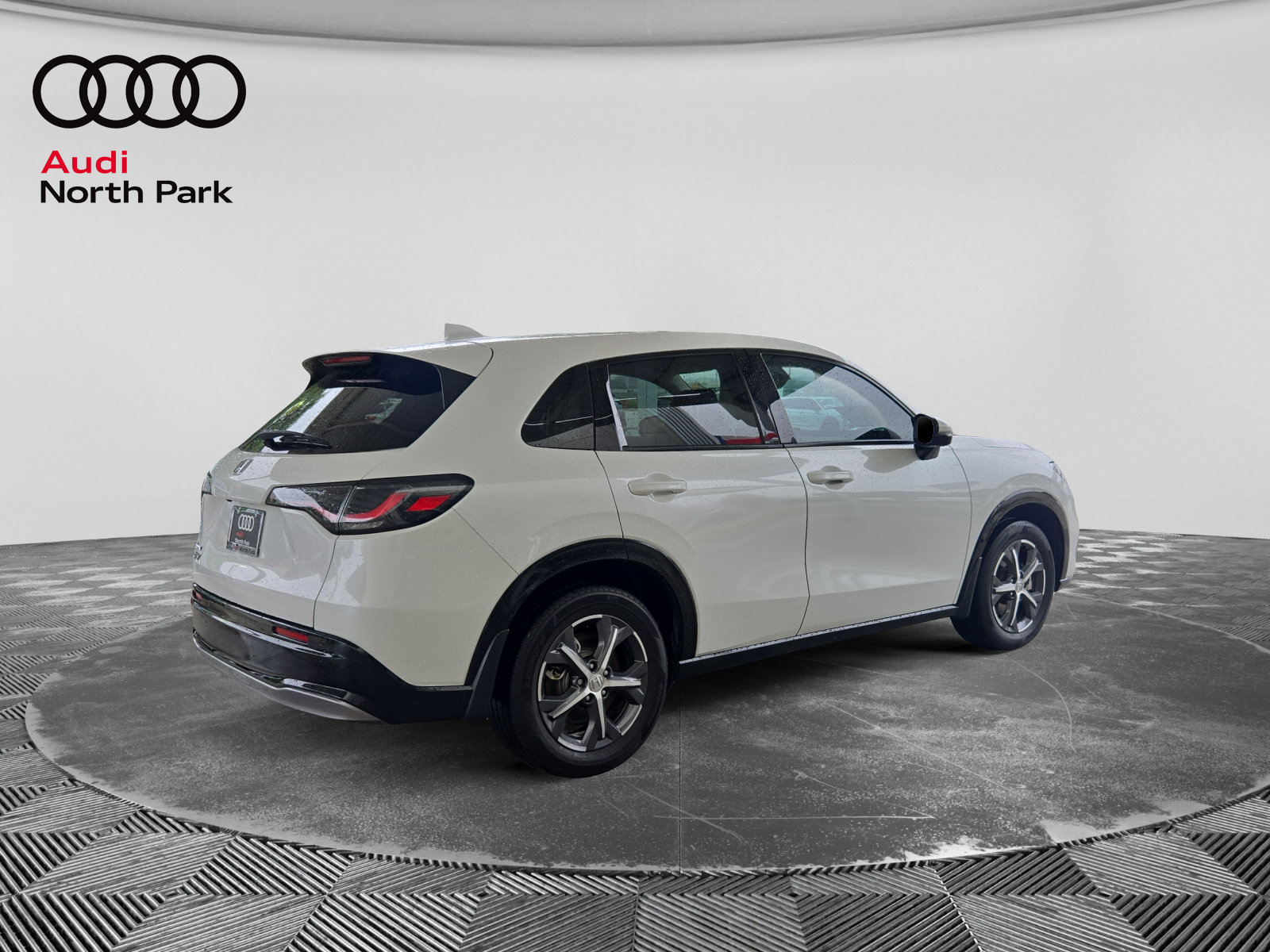 Used 2025 Honda HR-V EX-L image 5